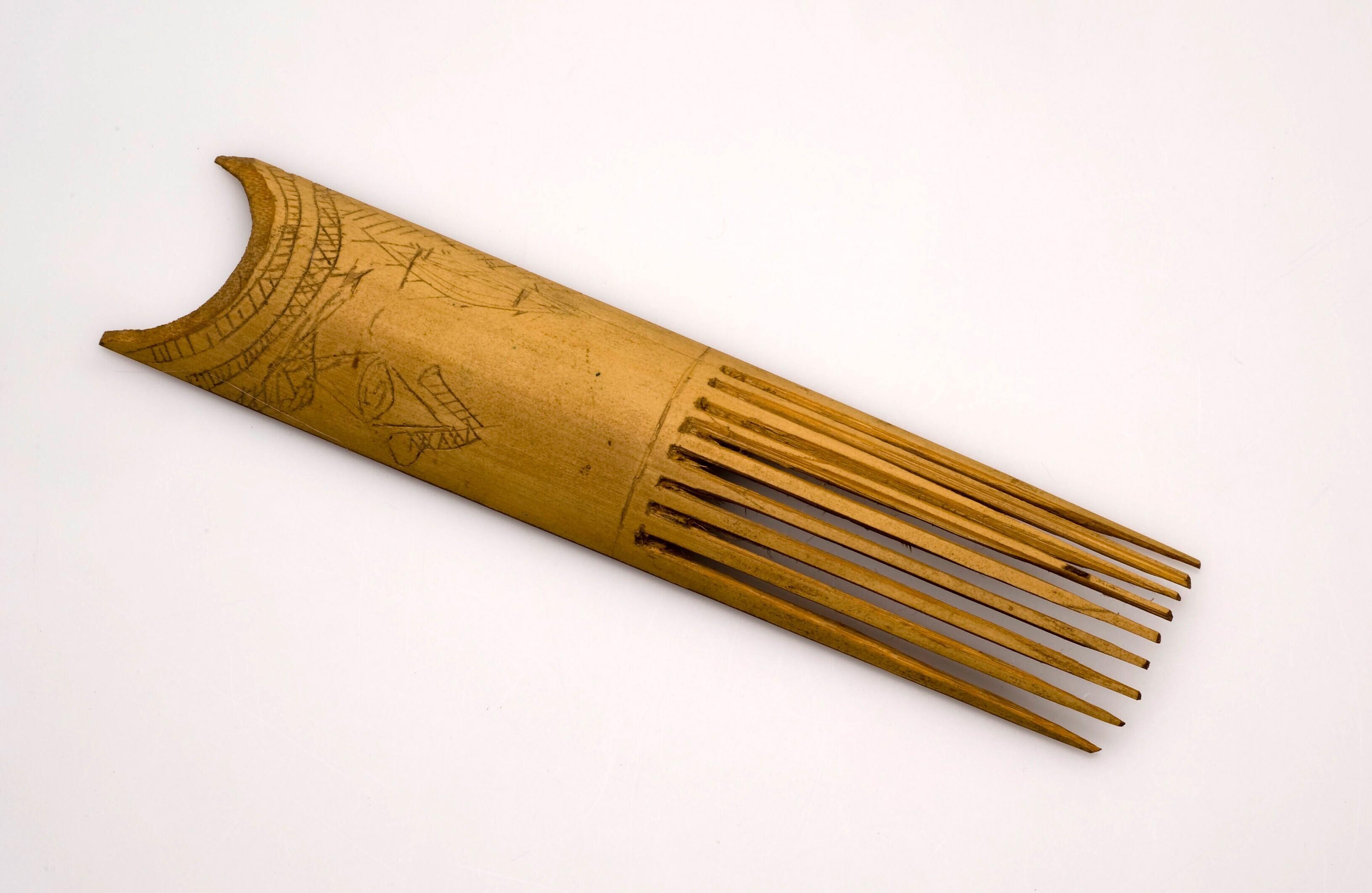 Decorated bamboo hair comb