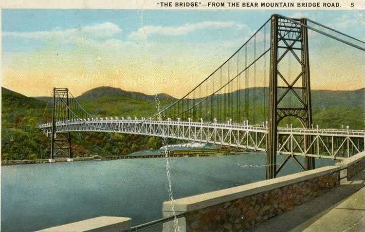 Entering the card: The bridge from the bear mountain bridge road.
