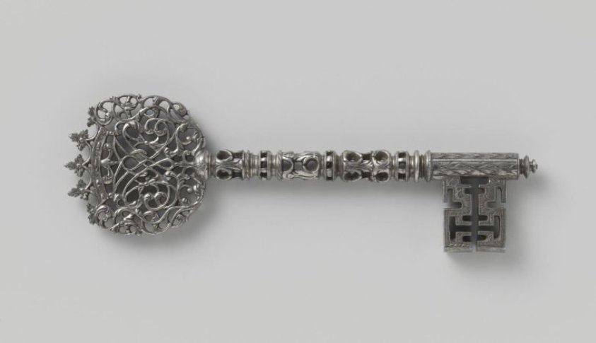 Detector lock with key