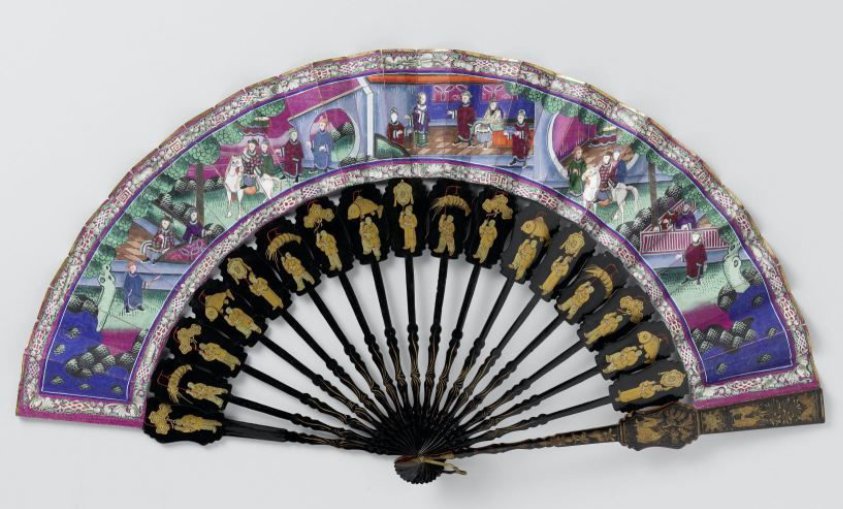 Fan box with folding fan