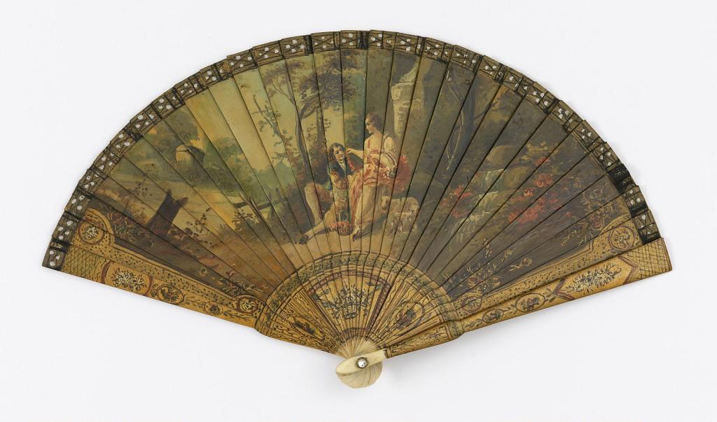 Brisé fan and case